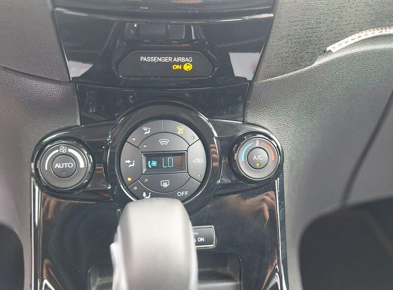 Ford Fiesta climatronic automat ledy camera cofania Mk7 (2008-)