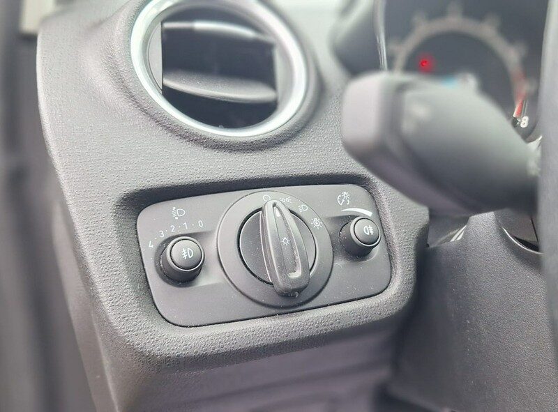 Ford Fiesta climatronic automat ledy camera cofania Mk7 (2008-)