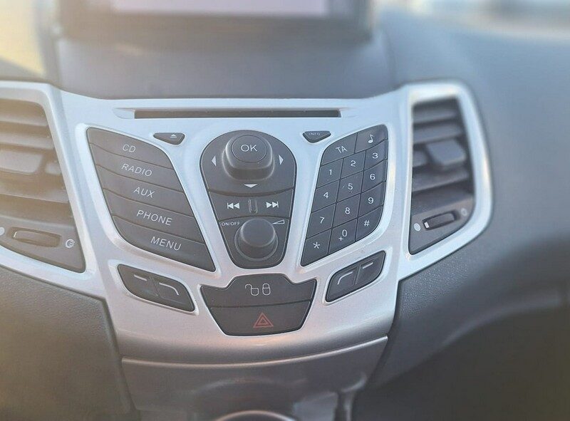 Ford Fiesta Climatronic titanium navi Mk7 (2008-)