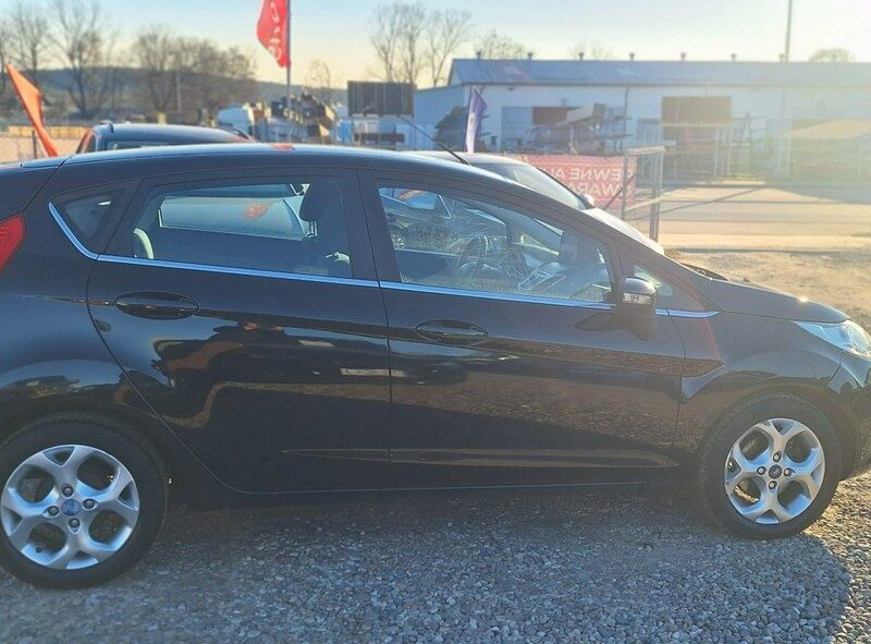 Ford Fiesta Climatronic titanium navi Mk7 (2008-)