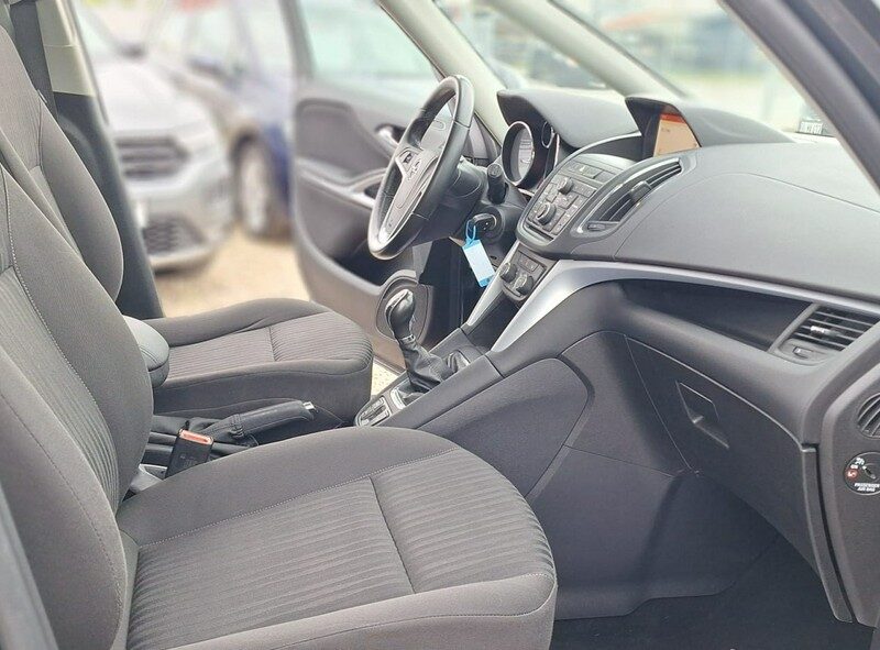 Opel Zafira Duża Navi 7 osobowa camera cofania mały przebieg C (2011-)