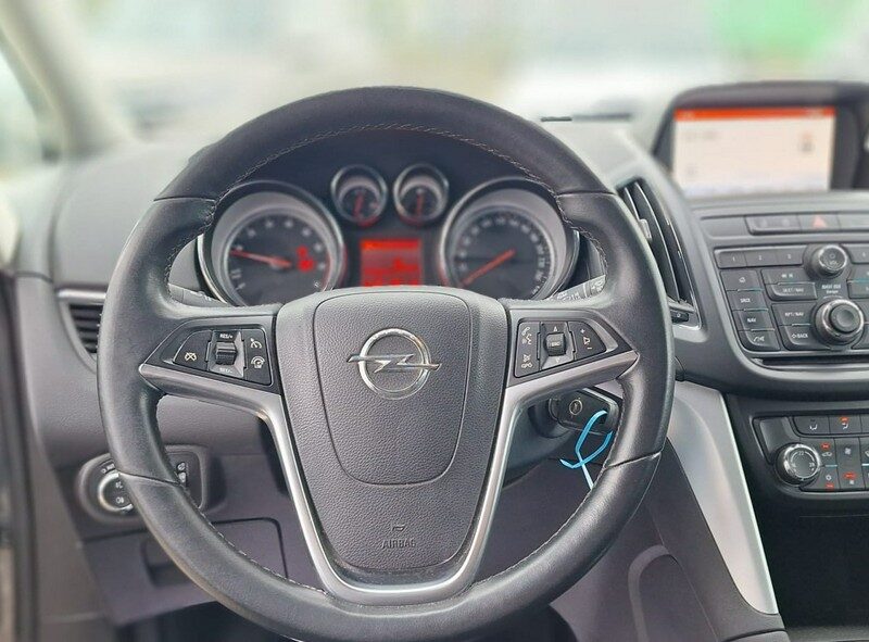 Opel Zafira Duża Navi 7 osobowa camera cofania mały przebieg C (2011-)