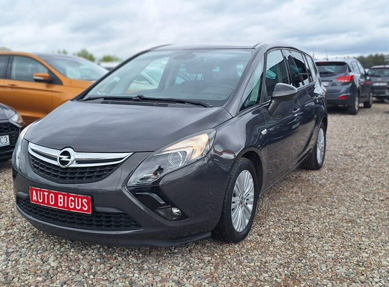 Opel Zafira Duża Navi 7 osobowa camera cofania mały przebieg C (2011-)