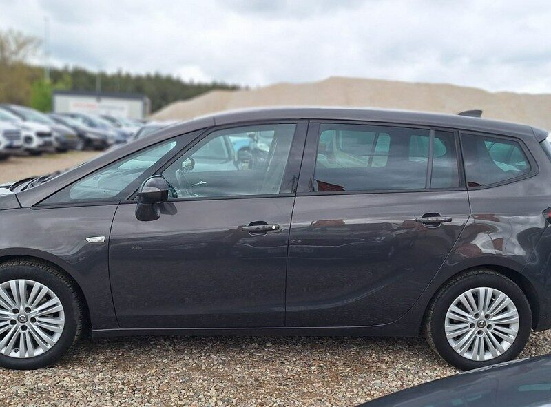 Opel Zafira Duża Navi 7 osobowa camera cofania mały przebieg C (2011-)