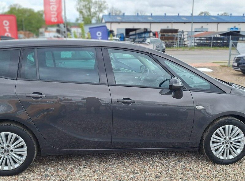 Opel Zafira Duża Navi 7 osobowa camera cofania mały przebieg C (2011-)