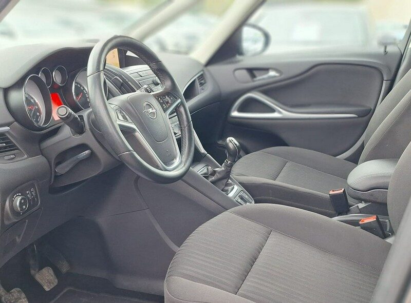 Opel Zafira Duża Navi 7 osobowa camera cofania mały przebieg C (2011-)