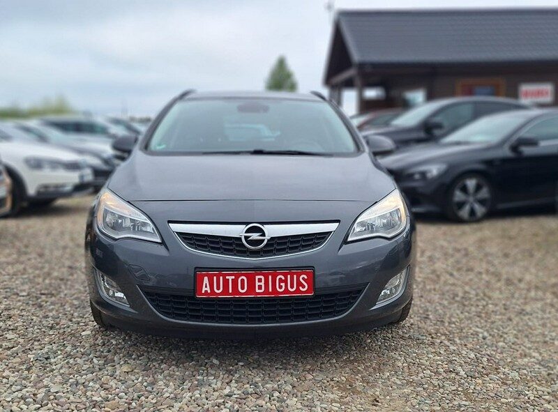 Opel Astra Duża Navi sports tourer J (2009-2019)