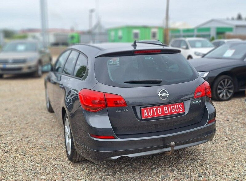 Opel Astra Duża Navi sports tourer J (2009-2019)