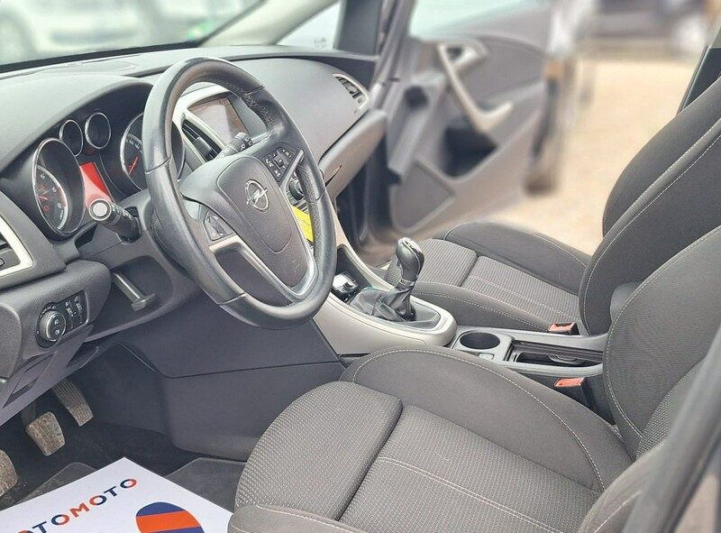 Opel Astra Duża Navi sports tourer J (2009-2019)