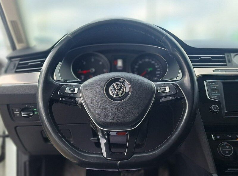 Volkswagen Passat highline xenon Ledy automat dsg 1 rej 2015 4 motion vebasto B8 (2014-2023)