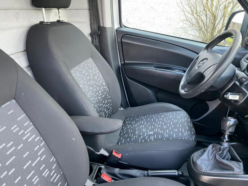 Opel Combo 1.4T 120KM LPG Mały przebieg 70 tys. Nowy Gaz