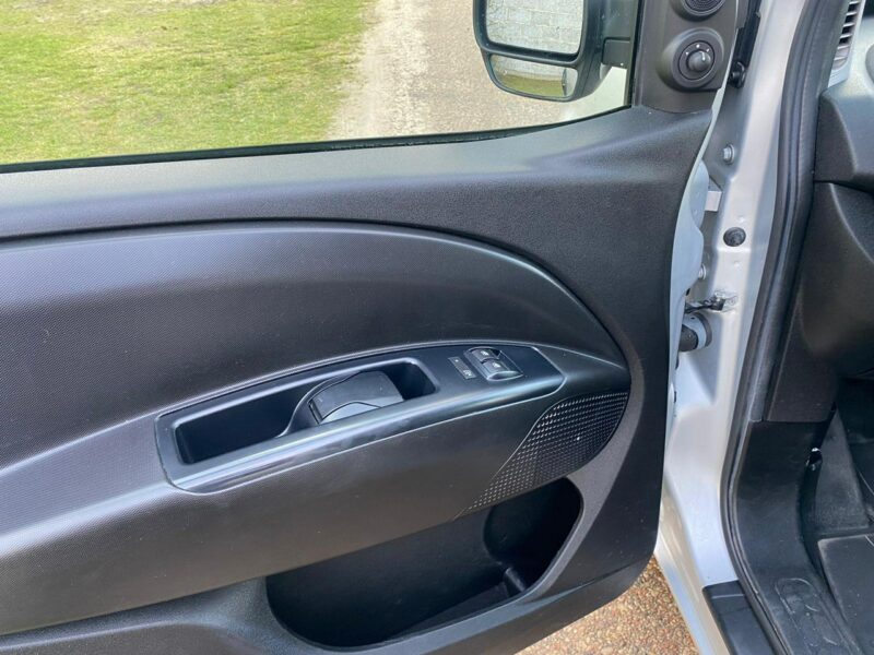 Opel Combo 1.4T 120KM LPG Mały przebieg 70 tys. Nowy Gaz