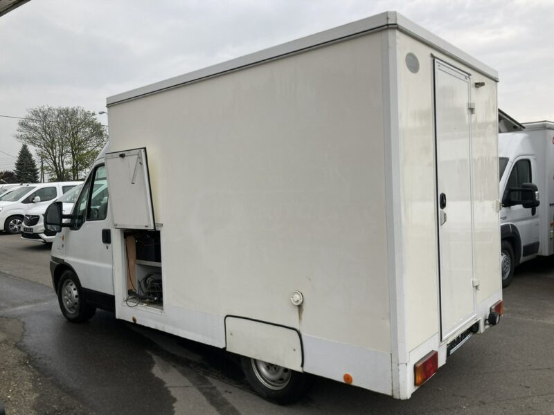 Citroen Jumper Autosklep 4X4 pieczy Gastronomiczny Food Truck Foodtruck sklep bar