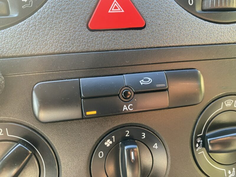 Volkswagen Caddy Symboliczny przebieg/Hak/Klimatyzacja/Webasto/Skrzydełka drzwi/ESP