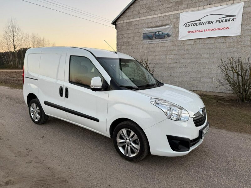 Opel Combo 1.4T 120KM LPG Nowa Instalacja Gazowa Przebieg 120tys km