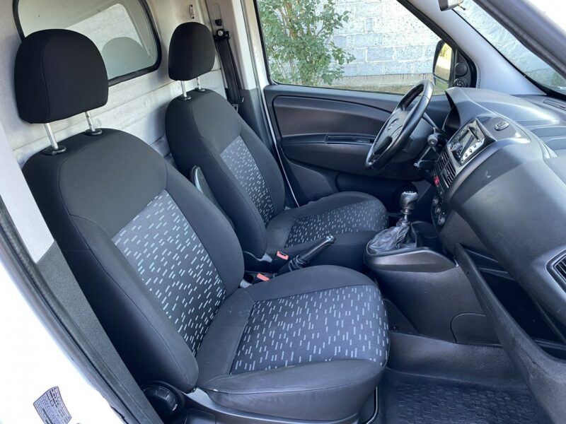Opel Combo 1.4T 120KM LPG Nowa Instalacja Gazowa Przebieg 120tys km