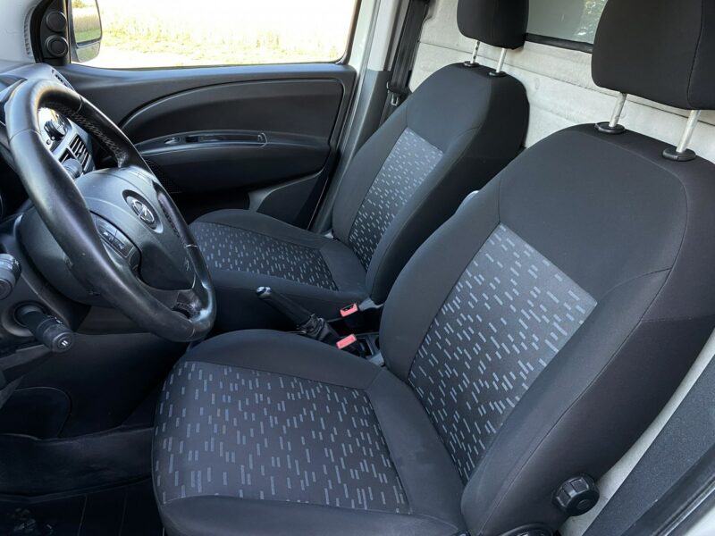 Opel Combo 1.4T 120KM LPG Nowa Instalacja Gazowa Przebieg 120tys km
