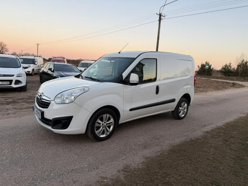 Opel Combo 1.4T 120KM LPG Nowa Instalacja Gazowa Przebieg 120tys km