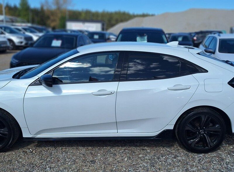 Honda Civic biala perla 1,0 i-vtec ledy duza navi idealna X (2017-2021)