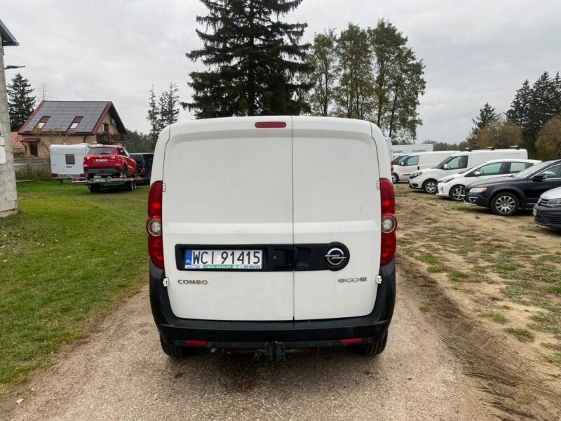 Opel Combo 1.4Tjet 120KM LPG Dodatkowe ogrzewanie Mały przebieg Nowy Gaz