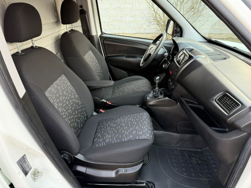 Opel Combo MAXI 1.4Tjet 120KM LPG Mały przebieg 81 tys Nowy Gaz
