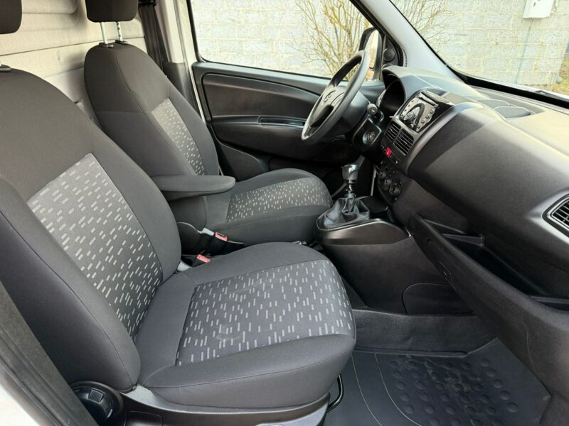 Opel Combo MAXI 1.4Tjet 120KM LPG Mały przebieg 81 tys Nowy Gaz