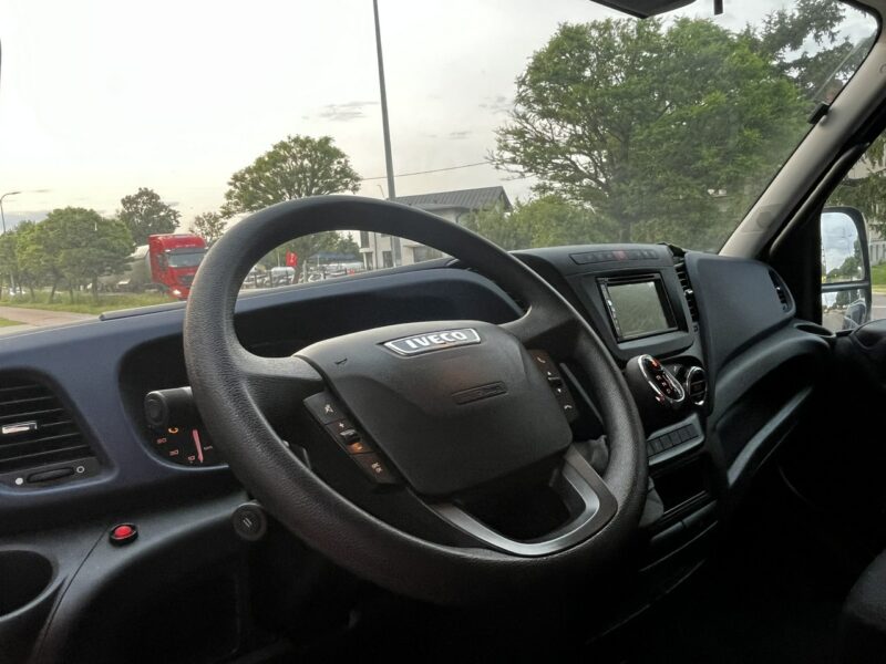 Iveco Daily 35C16 V Iveco Daily 35-160 Hi Matic Kontener Winda Climatronic Kamera 3-Osobow