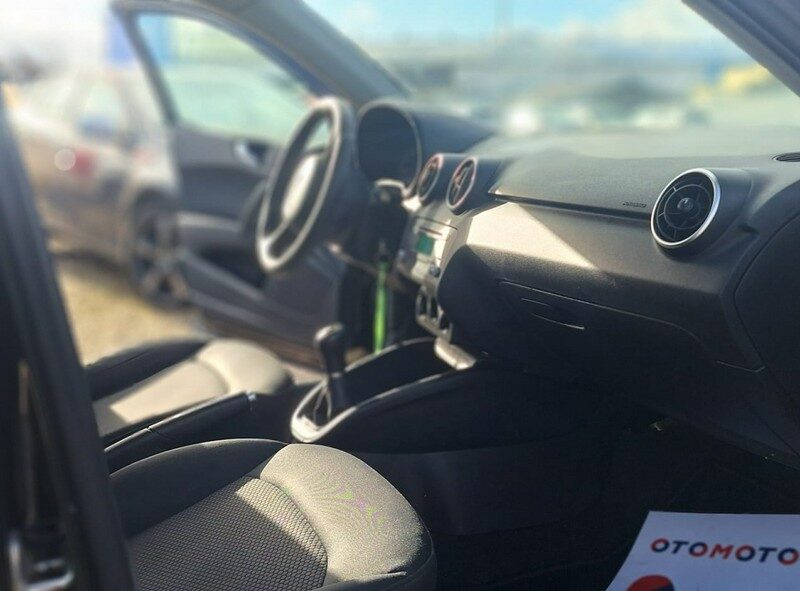 Audi A1 super stan nowy rozrząd 8X (2010-)