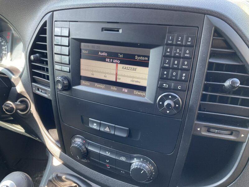 Mercedes Vito Tempomat/Drzwi boczne/Hak/Klimatyzacja/3 miejsca/Duża paka/z Niemiec