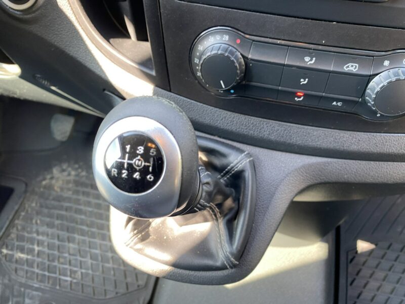Mercedes Vito Tempomat/Drzwi boczne/Hak/Klimatyzacja/3 miejsca/Duża paka/z Niemiec