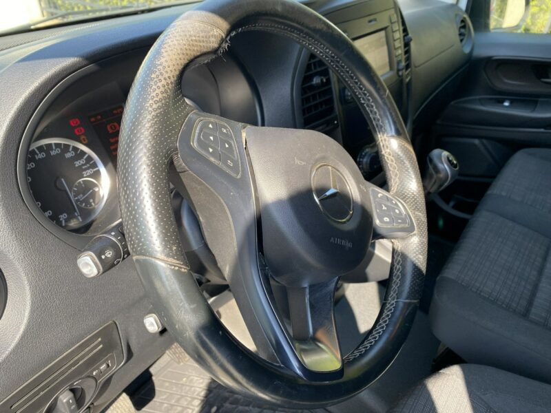 Mercedes Vito Tempomat/Drzwi boczne/Hak/Klimatyzacja/3 miejsca/Duża paka/z Niemiec