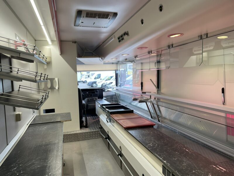 Renault Master Autosklep wędlin Gastronomiczny Food Truck Foodtruck Sklep BORCO 2010