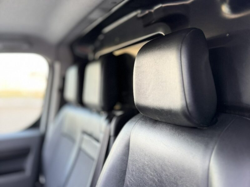 Opel Vivaro 2.0Cdti 122Ps,Long,Nowe opony,Vat-1,netto 56999pln