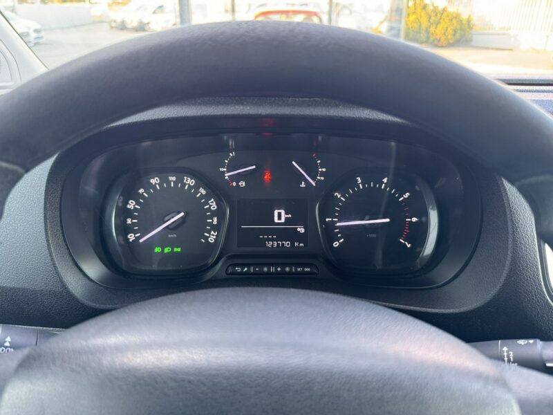 Opel Vivaro 2.0Cdti 122Ps,Long,Nowe opony,Vat-1,netto 56999pln