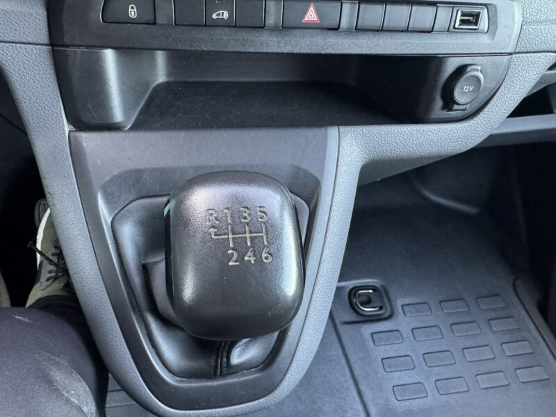 Opel Vivaro 2.0Cdti 122Ps,Long,Nowe opony,Vat-1,netto 56999pln