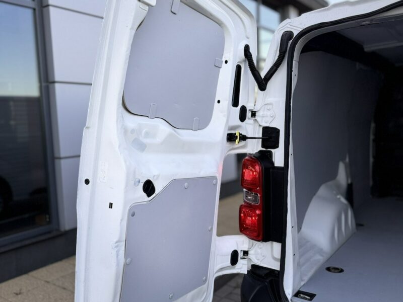 Opel Vivaro 2.0Cdti 122Ps,Long,Nowe opony,Vat-1,netto 56999pln