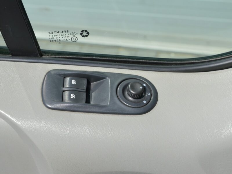 Opel Vivaro 2.0 CDTI LONG 6-cio osobowy Brygadówka Klimatyzacja 255 tys.km.