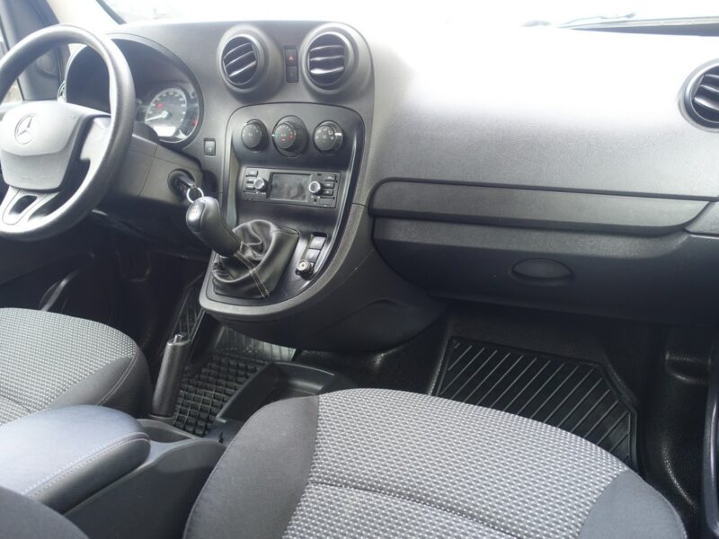 Toyota RAV-4 Dynamic navi kamera BiLED Bluetooth tempomat IV (2012-)