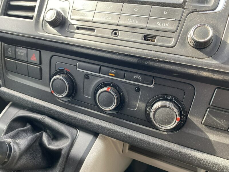 Volkswagen Transporter Tempomat/Drzwi boczne/Hak/Klimatyzacja/3 miejsca/Zadbany/z Niemiec