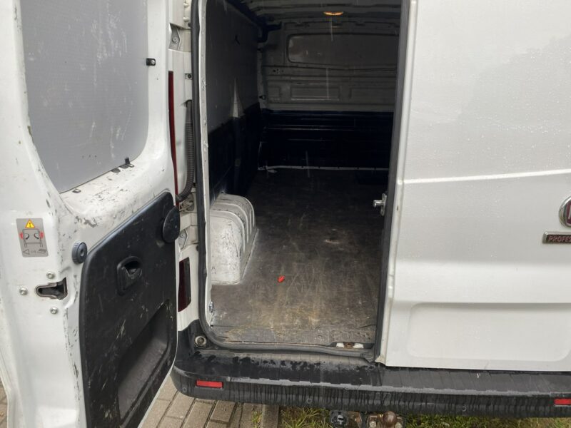 Fiat Talento Tempomat/Drzwi boczne/Hak/Klimatyzacja/3 miejsca/Nawigacja/z Niemiec