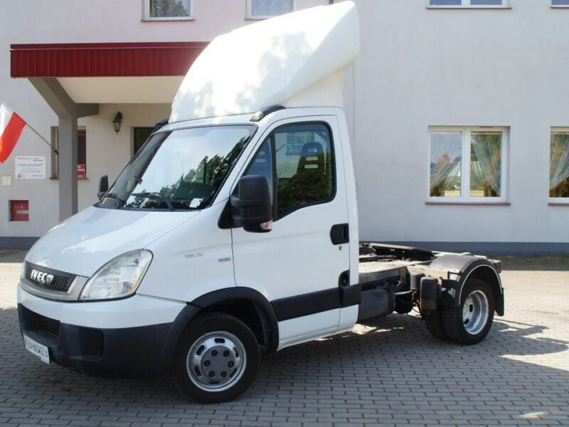 Iveco Daily 35C15 Daily 35C15 * MOŻLIWY MONTAŻ WYWROTKI Na miejscu * SUPER STAN Ciągnik
