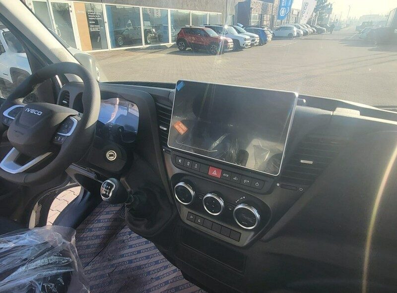 Iveco Daily 35S18A8H V L4H3 18m3 176KM Dostępny od ręki ! Pakiet Comfort Plus 2300 zł