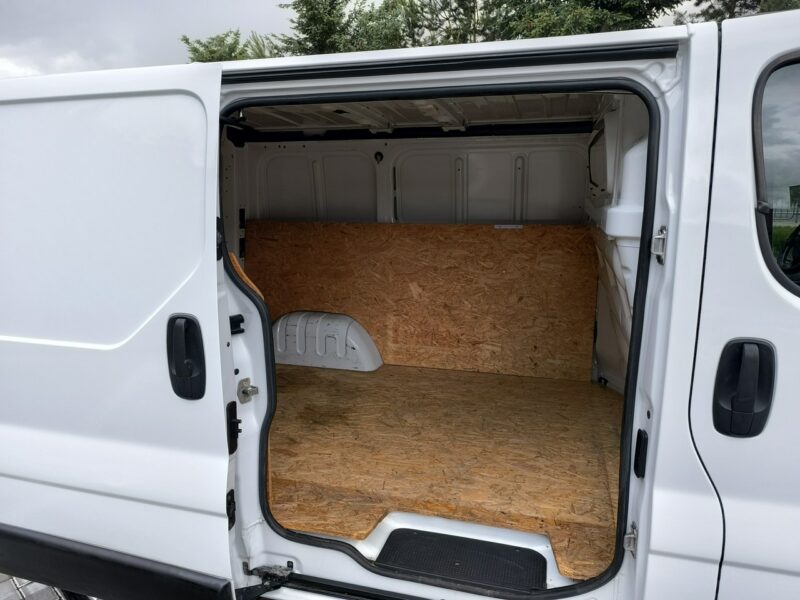 Nissan Primastar 2.0 dCi 115KM Trafic Vivaro