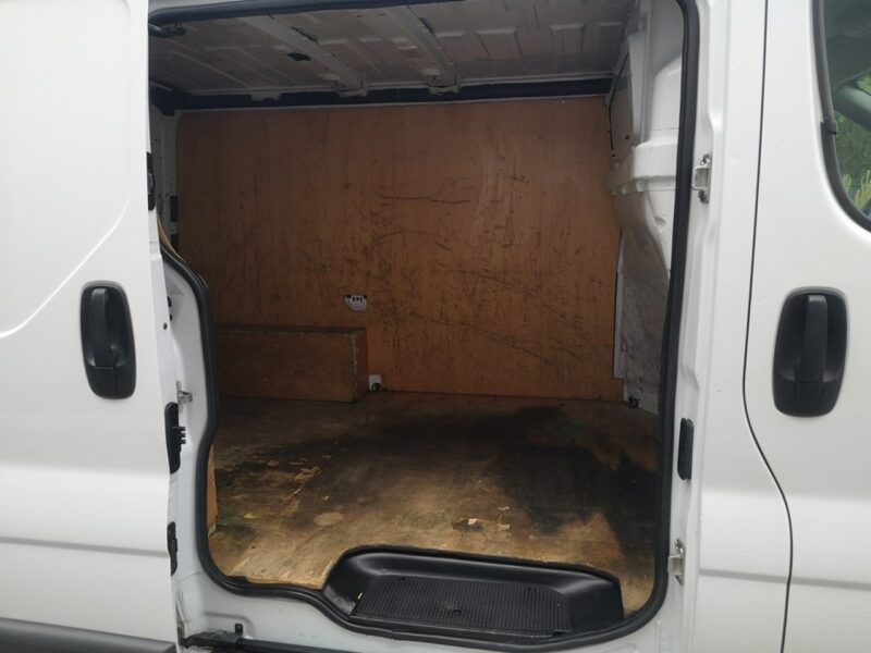 Opel Vivaro 2.0 CDTI 115 KM Klima Hak Tyłne drzwi Skrzydełkowe Gwarancja