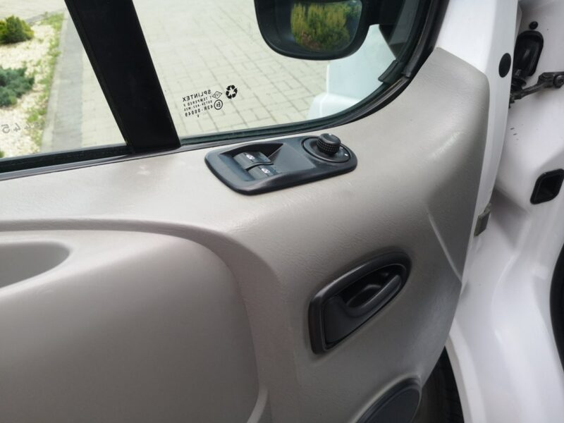 Opel Vivaro 2.0 CDTI 115 KM Klima Hak Tyłne drzwi Skrzydełkowe Gwarancja
