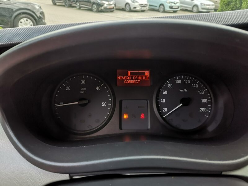 Opel Vivaro 2.0 CDTI 115 KM Klima Hak Tyłne drzwi Skrzydełkowe Gwarancja