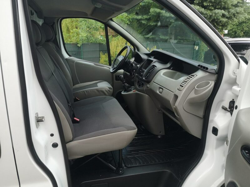 Opel Vivaro 2.0 CDTI 115 KM Klima Hak Tyłne drzwi Skrzydełkowe Gwarancja