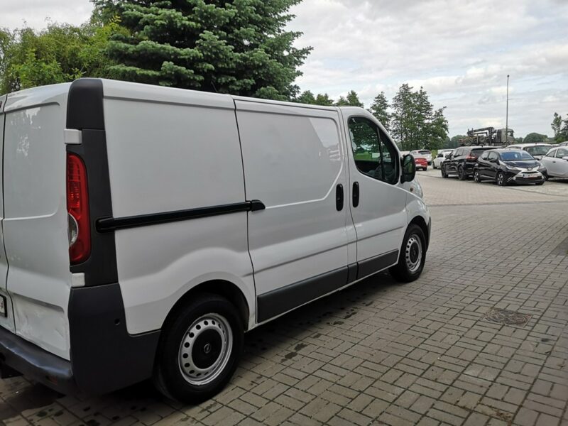 Opel Vivaro 2.0 CDTI 115 KM Klima Hak Tyłne drzwi Skrzydełkowe Gwarancja