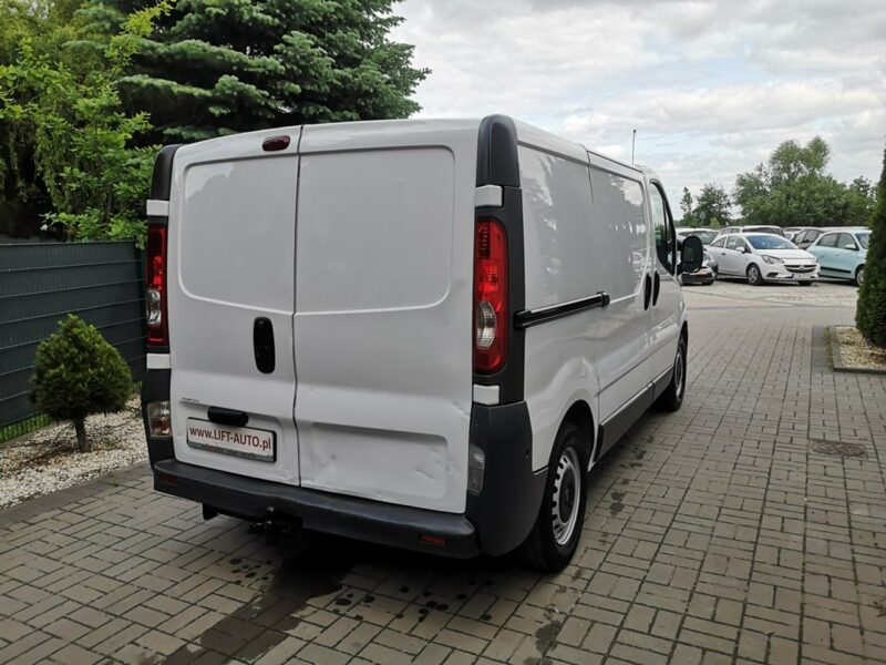 Opel Vivaro 2.0 CDTI 115 KM Klima Hak Tyłne drzwi Skrzydełkowe Gwarancja