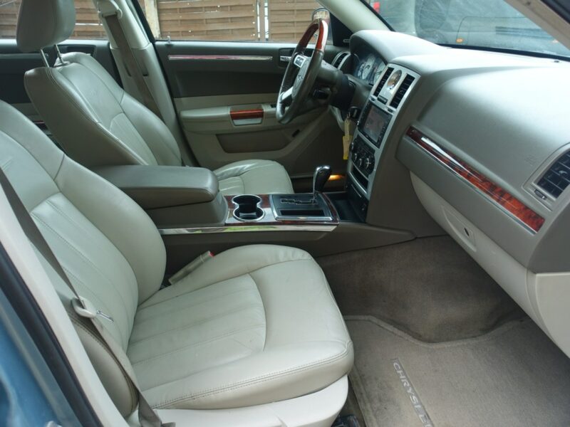 Chrysler 300C 5,7 HEMI/ Automat/ 4x4 / Szyberdach / Zadbany / Lift / Bezwypadkowy